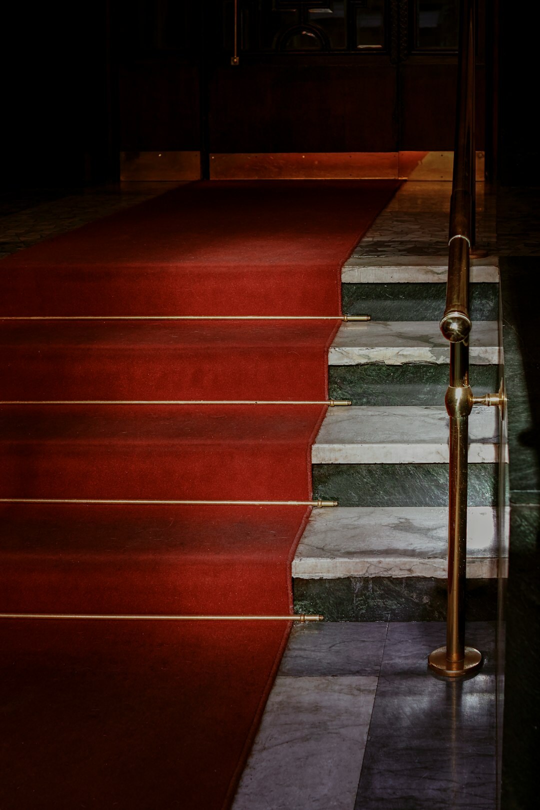 actor on red carpet
